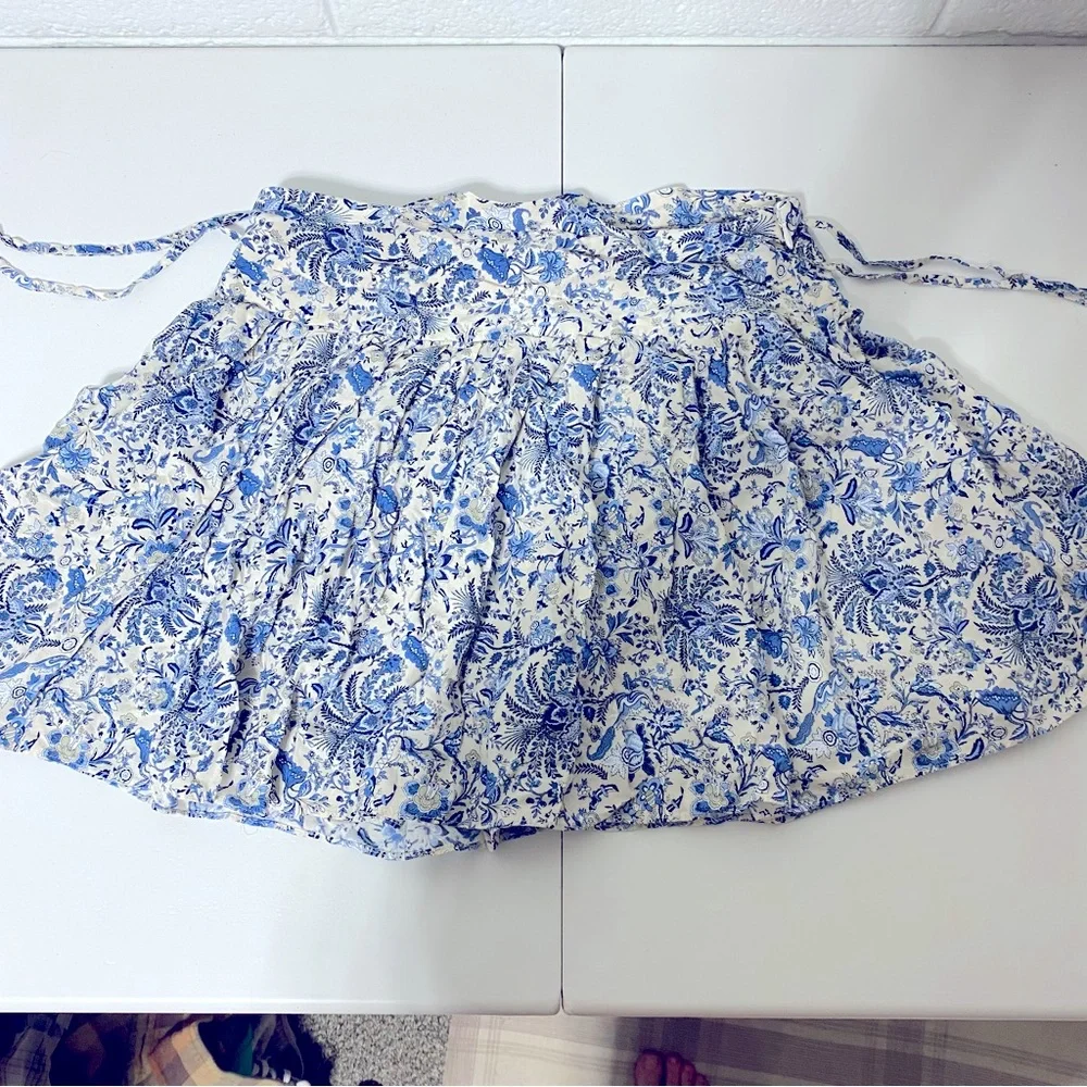Pleated Floral Mini Skirt Drawstring Tie Waist Zip Up Women’s Size 4 H&M Divided